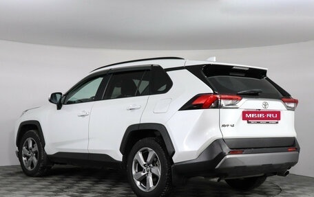 Toyota RAV4, 2021 год, 2 897 000 рублей, 6 фотография