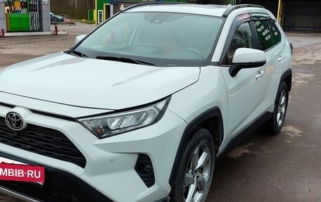 Toyota RAV4, 2020 год, 3 400 000 рублей, 9 фотография