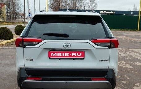 Toyota RAV4, 2020 год, 3 400 000 рублей, 5 фотография