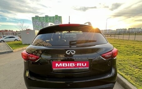 Infiniti FX II, 2011 год, 2 000 000 рублей, 2 фотография