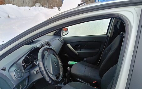 Renault Logan II, 2018 год, 550 000 рублей, 10 фотография