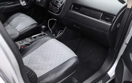 Mitsubishi Outlander III рестайлинг 3, 2015 год, 2 150 000 рублей, 5 фотография