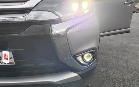 Mitsubishi Outlander III рестайлинг 3, 2015 год, 2 150 000 рублей, 18 фотография