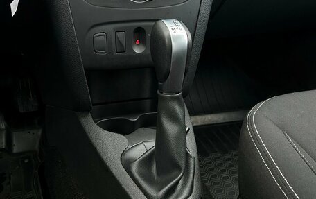 Renault Logan II, 2022 год, 1 227 800 рублей, 15 фотография