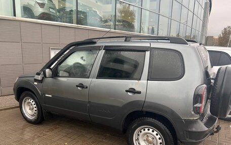 Chevrolet Niva I рестайлинг, 2015 год, 639 000 рублей, 2 фотография