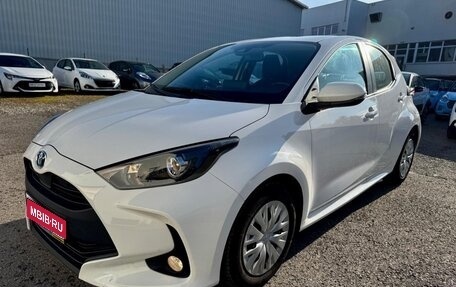 Toyota Yaris, 2022 год, 1 682 000 рублей, 1 фотография