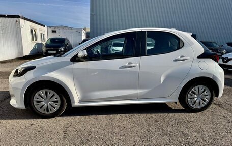 Toyota Yaris, 2022 год, 1 682 000 рублей, 9 фотография