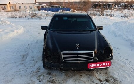 Mercedes-Benz E-Класс, 1996 год, 170 000 рублей, 3 фотография