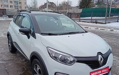 Renault Kaptur I рестайлинг, 2017 год, 1 390 000 рублей, 2 фотография