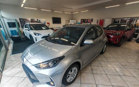 Toyota Yaris, 2025 год, 3 217 000 рублей, 8 фотография