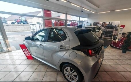 Toyota Yaris, 2025 год, 3 217 000 рублей, 6 фотография