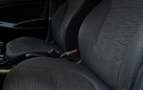 Hyundai Solaris II рестайлинг, 2016 год, 695 000 рублей, 13 фотография