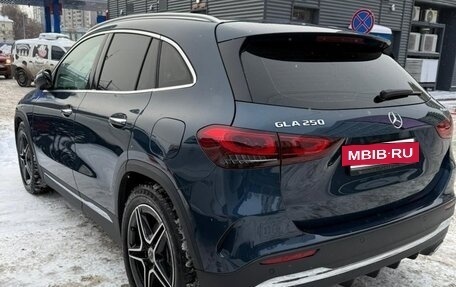 Mercedes-Benz GLA, 2021 год, 3 850 000 рублей, 4 фотография