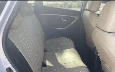 Hyundai i30 II рестайлинг, 2012 год, 700 000 рублей, 15 фотография