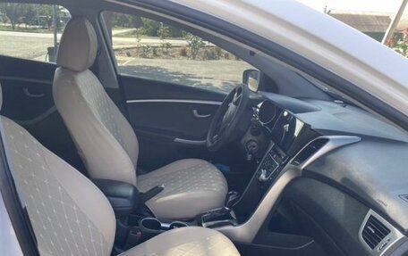 Hyundai i30 II рестайлинг, 2012 год, 700 000 рублей, 10 фотография