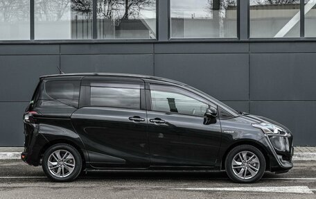 Toyota Sienta II, 2018 год, 1 849 000 рублей, 5 фотография