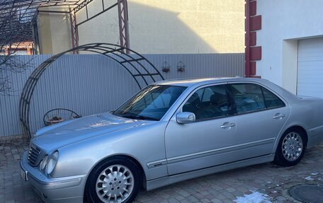 Mercedes-Benz E-Класс, 2001 год, 1 100 000 рублей, 4 фотография