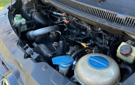 Volkswagen Multivan T5, 2006 год, 1 300 000 рублей, 17 фотография