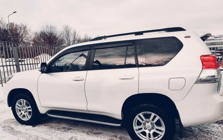 Toyota Land Cruiser Prado 150 рестайлинг 2, 2012 год, 3 000 000 рублей, 6 фотография