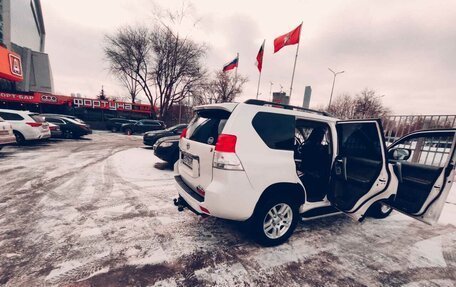 Toyota Land Cruiser Prado 150 рестайлинг 2, 2012 год, 3 000 000 рублей, 15 фотография