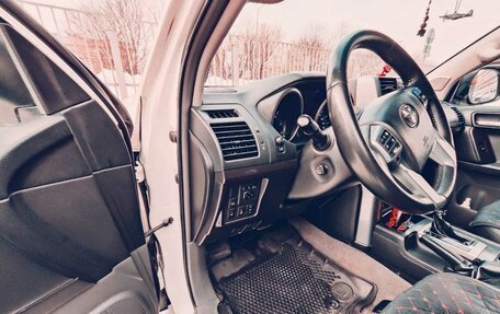 Toyota Land Cruiser Prado 150 рестайлинг 2, 2012 год, 3 000 000 рублей, 23 фотография