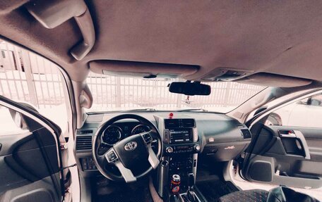 Toyota Land Cruiser Prado 150 рестайлинг 2, 2012 год, 3 000 000 рублей, 17 фотография