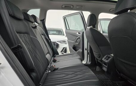 Volkswagen Tiguan II, 2022 год, 2 190 000 рублей, 9 фотография