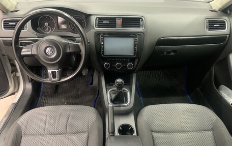 Volkswagen Jetta VI, 2012 год, 900 000 рублей, 7 фотография