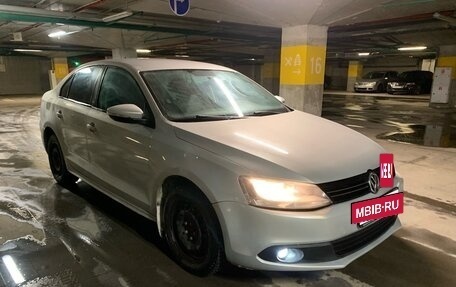 Volkswagen Jetta VI, 2012 год, 900 000 рублей, 6 фотография