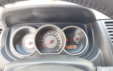 Nissan Tiida, 2010 год, 890 000 рублей, 11 фотография