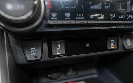 Toyota RAV4, 2025 год, 4 250 000 рублей, 19 фотография