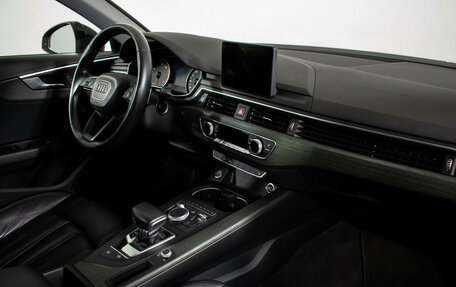 Audi A4, 2019 год, 2 320 000 рублей, 10 фотография