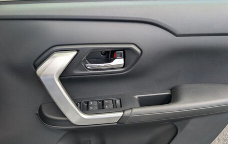 Daihatsu Rocky, 2023 год, 1 420 000 рублей, 21 фотография