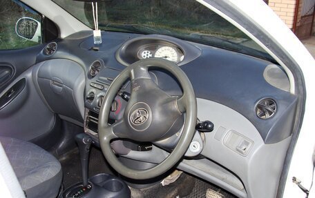 Toyota Vitz, 2002 год, 300 000 рублей, 4 фотография