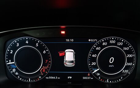 Volkswagen Golf R VII, 2019 год, 3 600 000 рублей, 16 фотография