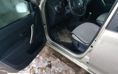 Renault Logan II, 2015 год, 750 000 рублей, 9 фотография