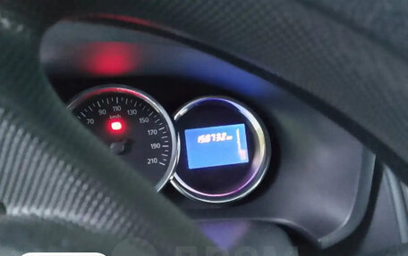 Renault Logan II, 2015 год, 750 000 рублей, 13 фотография