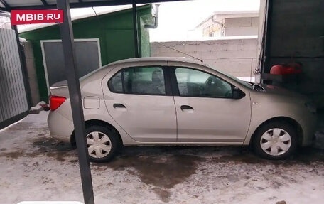 Renault Logan II, 2015 год, 750 000 рублей, 5 фотография