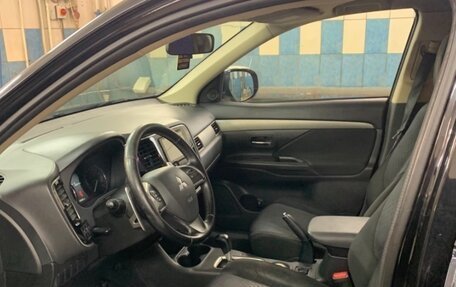 Mitsubishi Outlander III рестайлинг 3, 2012 год, 950 000 рублей, 10 фотография