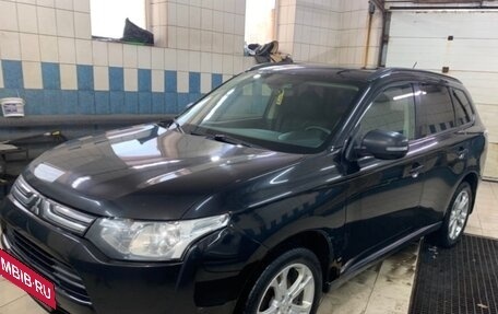 Mitsubishi Outlander III рестайлинг 3, 2012 год, 950 000 рублей, 7 фотография