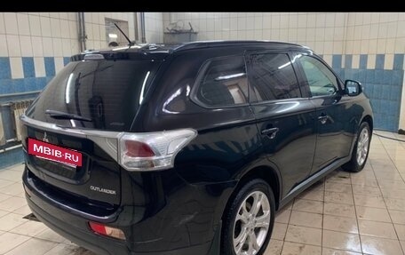 Mitsubishi Outlander III рестайлинг 3, 2012 год, 950 000 рублей, 5 фотография