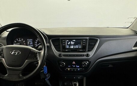 Hyundai Solaris II рестайлинг, 2017 год, 1 200 000 рублей, 5 фотография