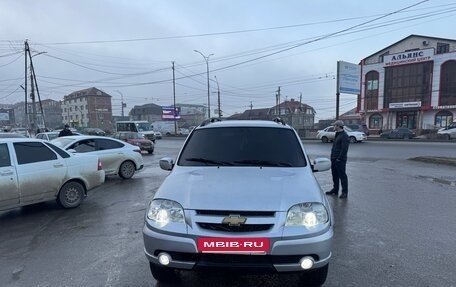 Chevrolet Niva I рестайлинг, 2010 год, 370 000 рублей, 3 фотография