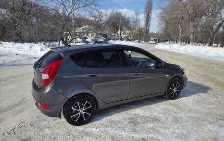 Hyundai Solaris II рестайлинг, 2013 год, 815 000 рублей, 15 фотография