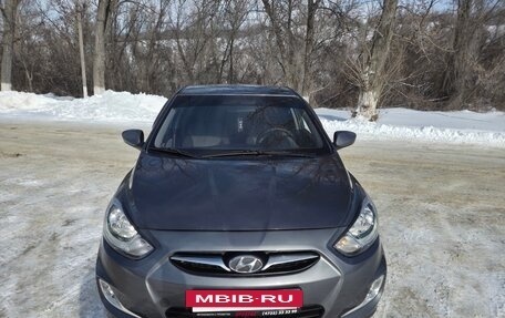 Hyundai Solaris II рестайлинг, 2013 год, 815 000 рублей, 4 фотография