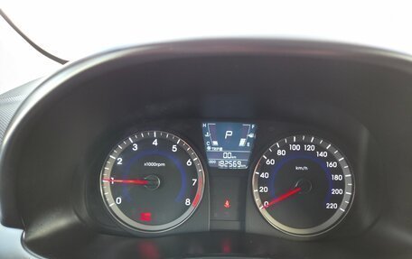 Hyundai Solaris II рестайлинг, 2013 год, 815 000 рублей, 23 фотография