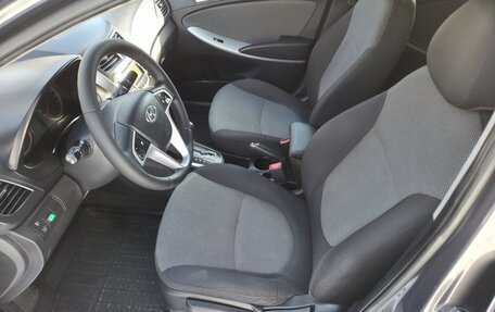 Hyundai Solaris II рестайлинг, 2013 год, 815 000 рублей, 21 фотография