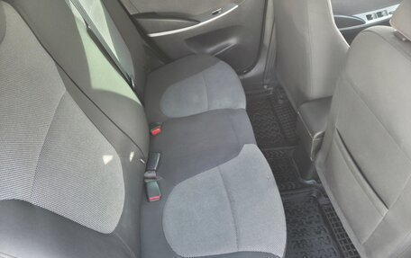 Hyundai Solaris II рестайлинг, 2013 год, 815 000 рублей, 32 фотография