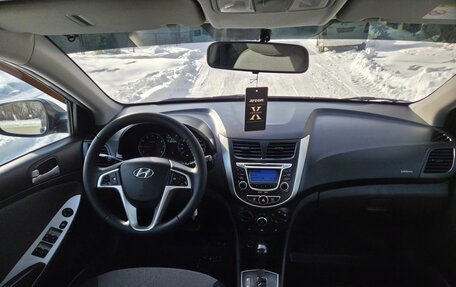 Hyundai Solaris II рестайлинг, 2013 год, 815 000 рублей, 33 фотография