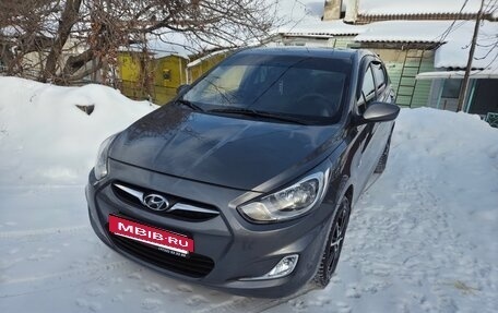 Hyundai Solaris II рестайлинг, 2013 год, 815 000 рублей, 20 фотография